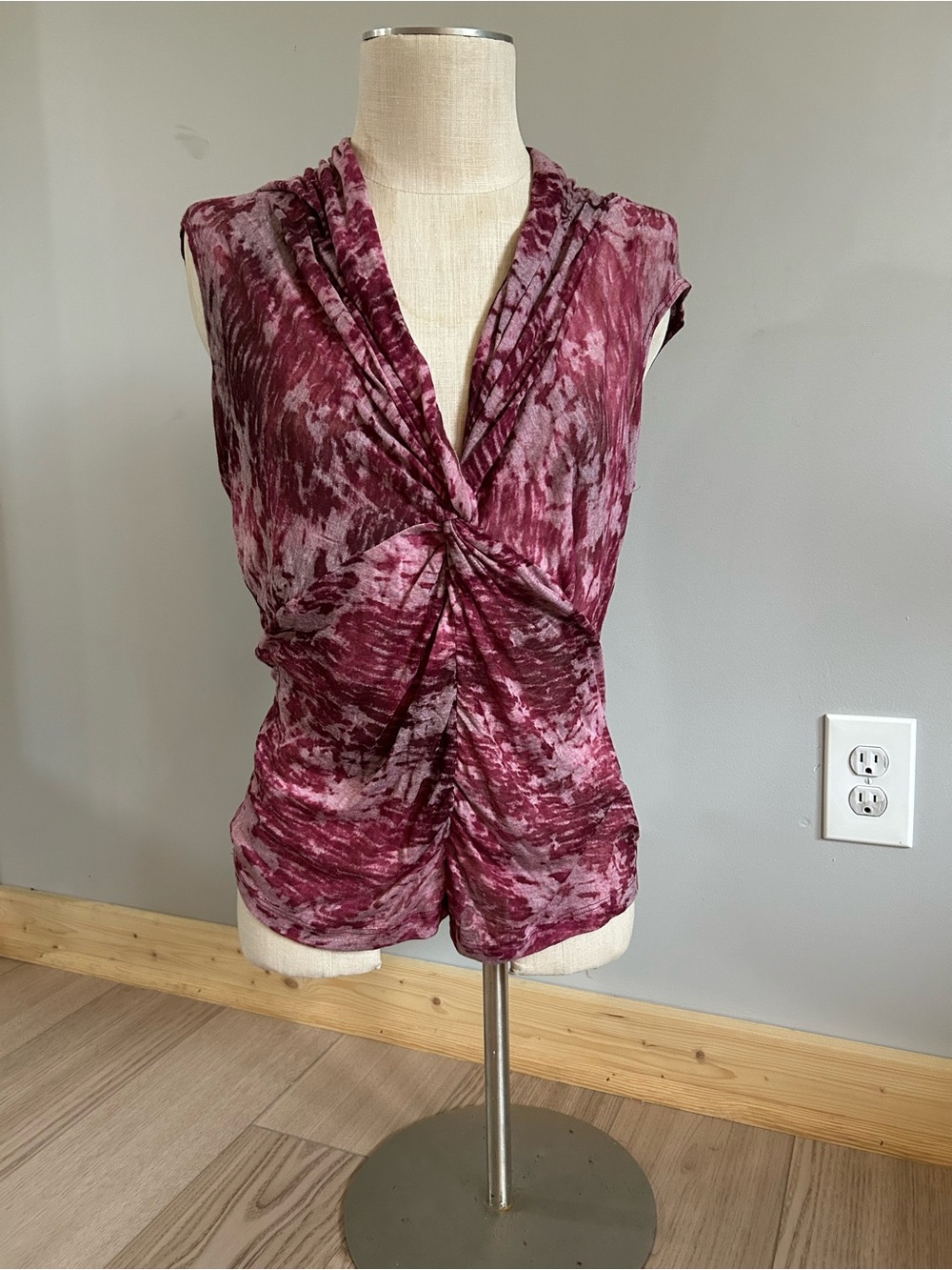 Karen Kane Wine Pink Twist-Front Sleeveless Top